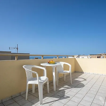 Rania Roof Terrace Sea View דירה